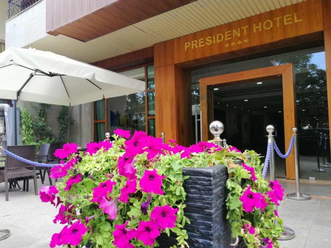 President Hotel Джуния Экстерьер фото